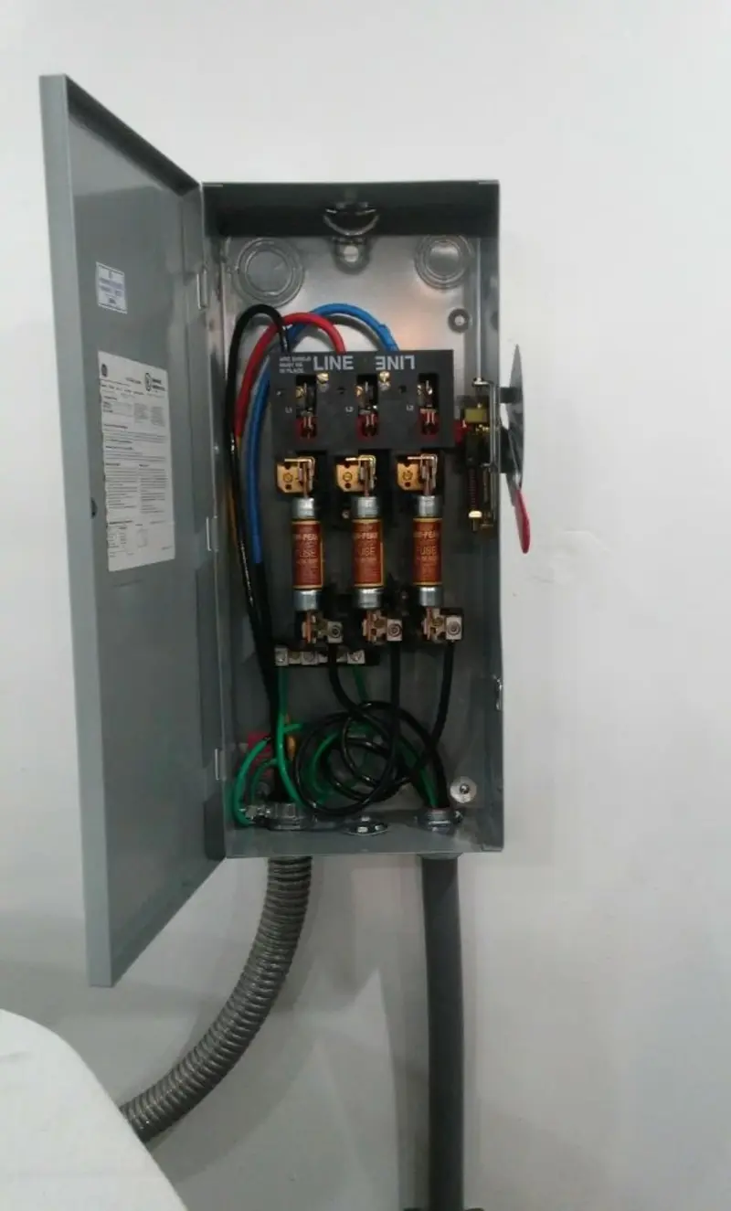 Three-phase disconnect switch installed for Smoke Detector Installation in Speedway